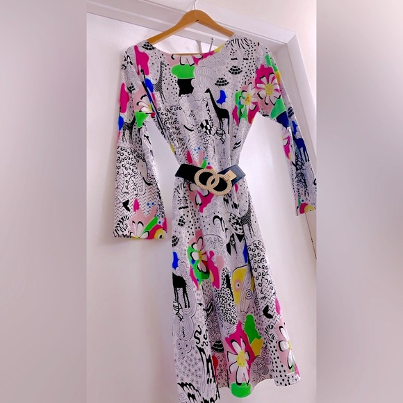 NWOT Melly M Abstract Print Dress Size M Pit to Pit 18”
stretches up to 23” - Picture 7 of 7